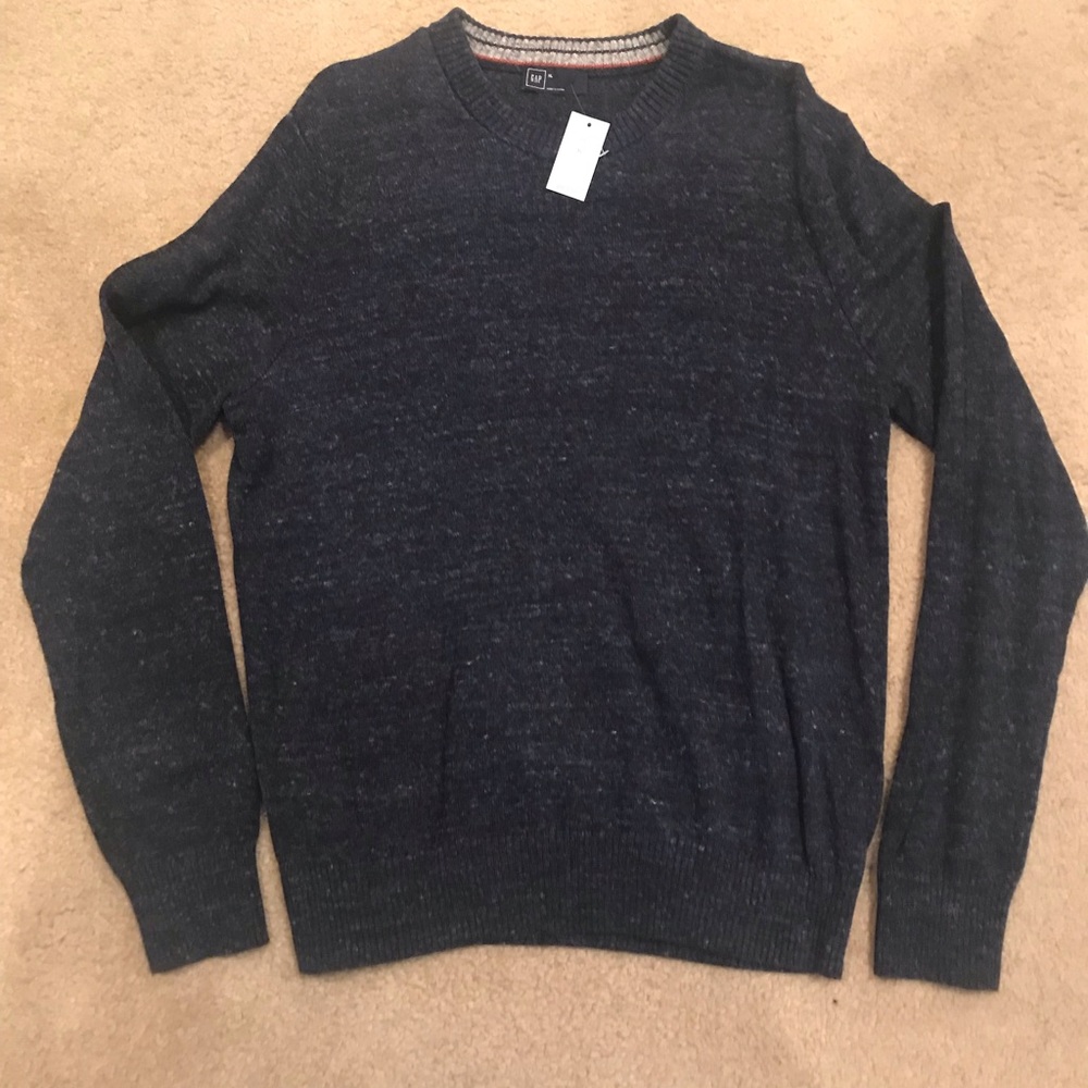 Men’s Gap crewneck sweater. NWT